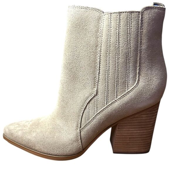 Marc Fisher Mayden SZ 10M Stretch Pointed toe Ankle Boots medium natural suede - Picture 3 of 10
